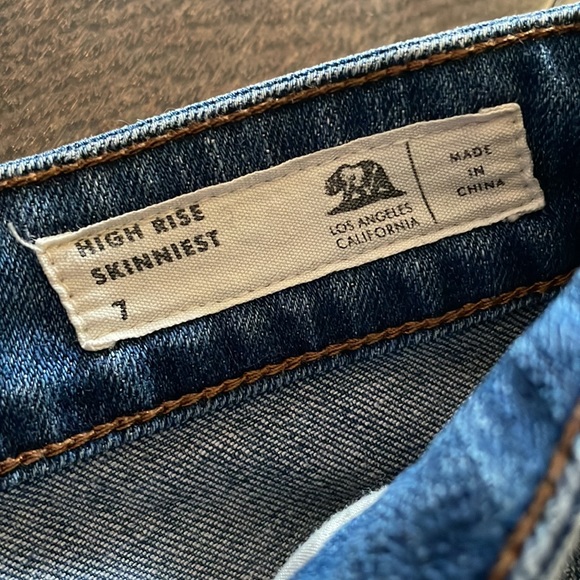 Bullhead Jeans - high Rise Skinny - Picture 5 of 7